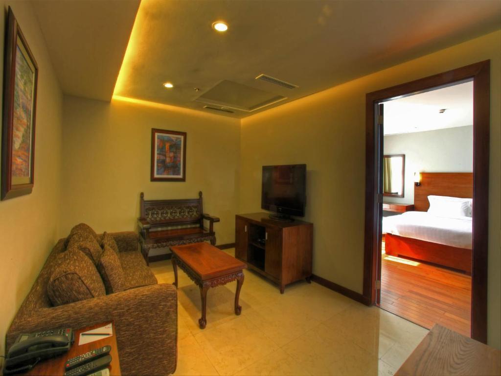Armada Hotel Manila Kültér fotó