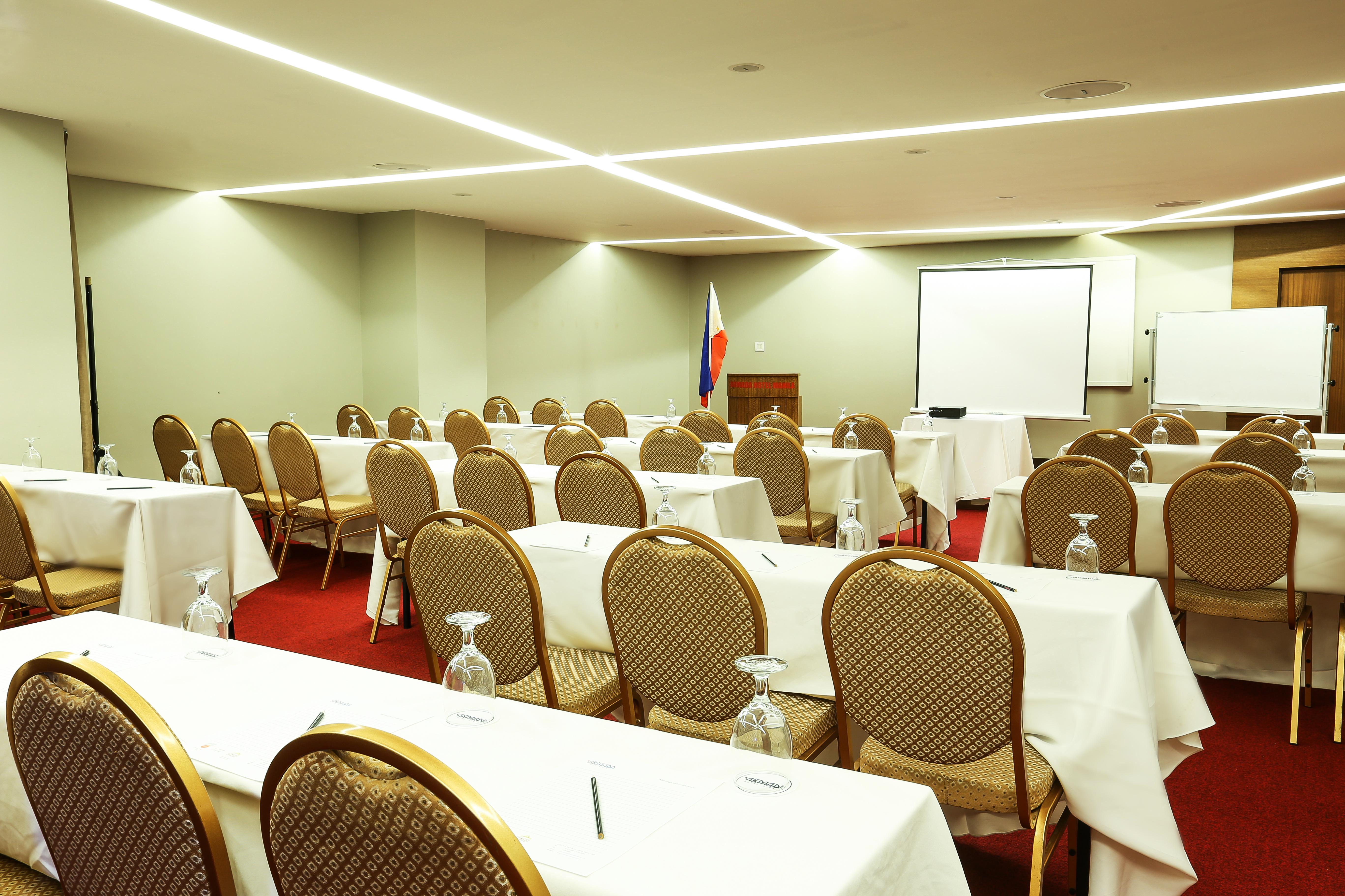 Armada Hotel Manila Kültér fotó
