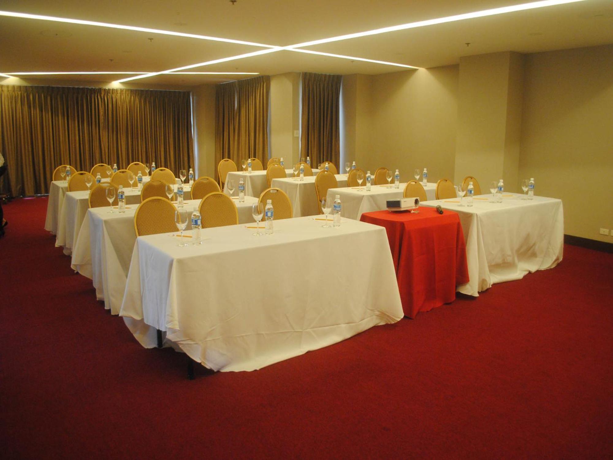 Armada Hotel Manila Kültér fotó