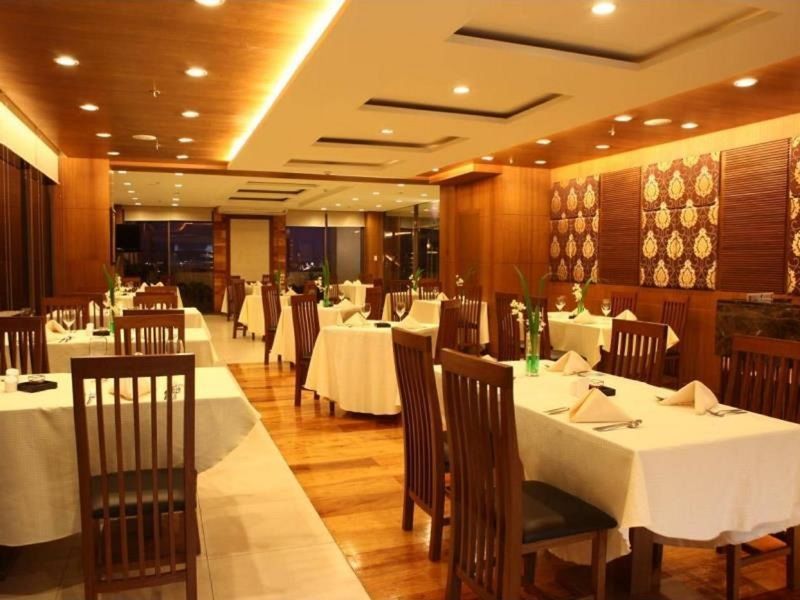 Armada Hotel Manila Kültér fotó